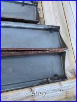 97-03 Pontiac Grand Prix sedan lower door trim molding L&R Set Topaz Gold